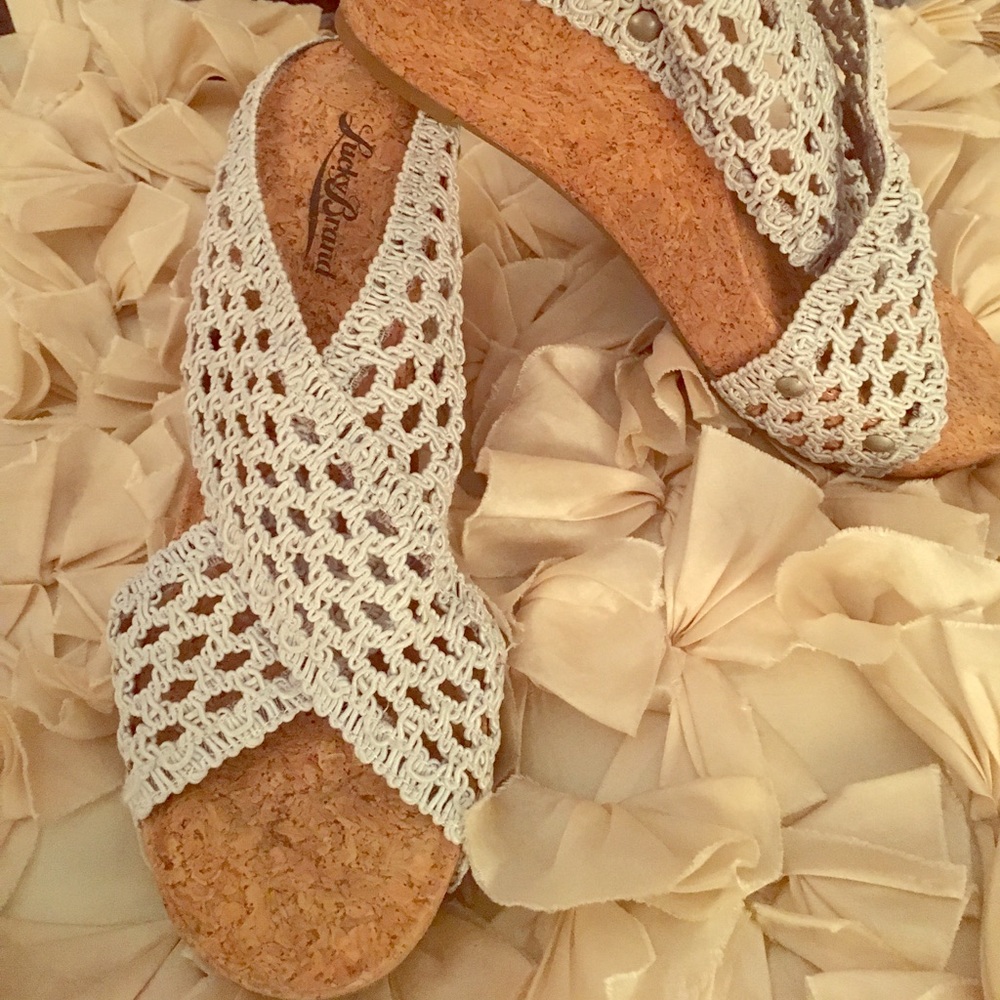 Lucky Brand 🍀 Wedge Sandals size 6.5