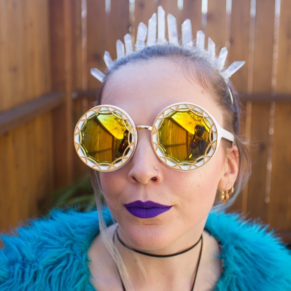 LAST! White Oversized Ornate Round Sunglasses π - Picture 2 of 4