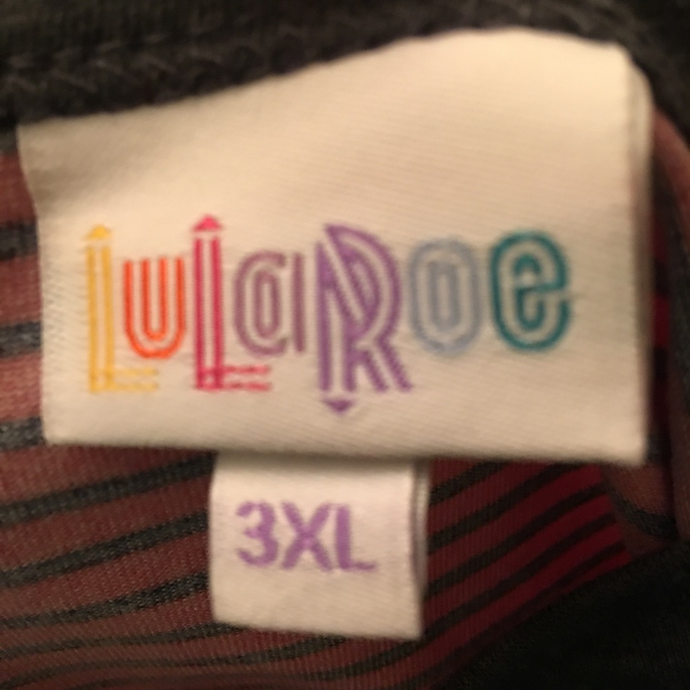 •NEVER WORN• LuLaRoe Randy T