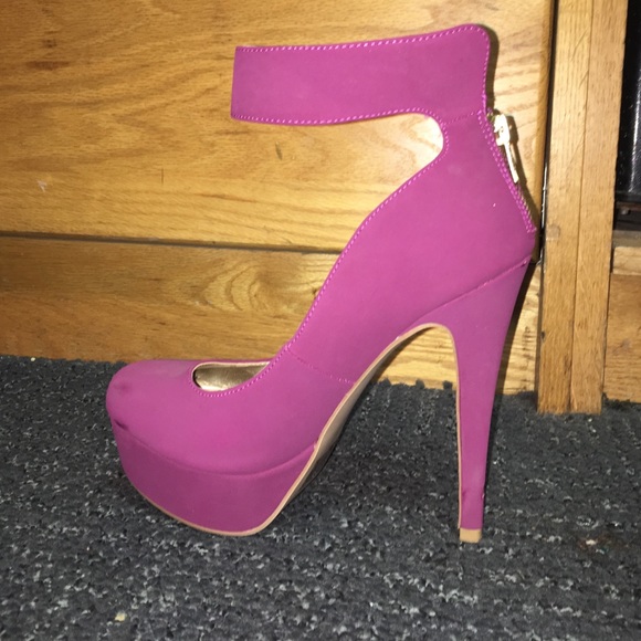 Purple high heels with ankle strap - Picture 2 of 2