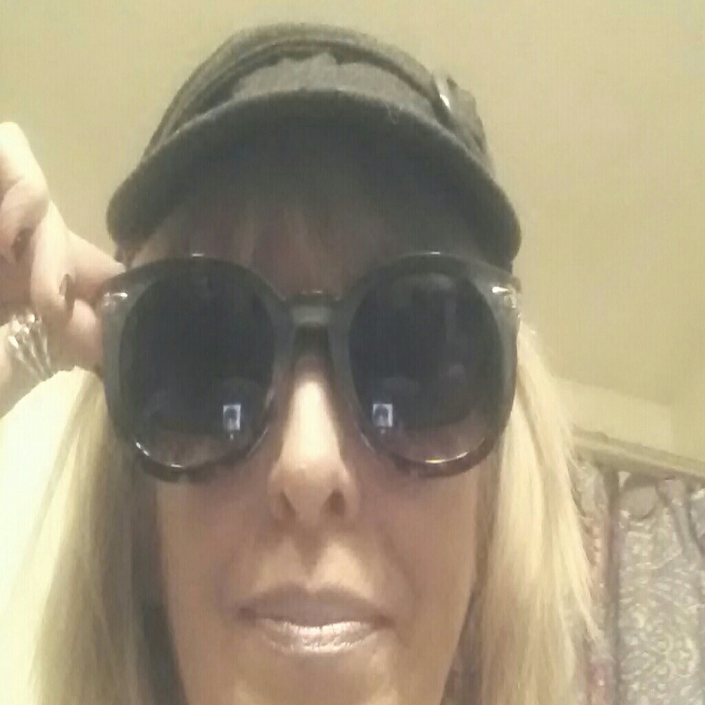 100 % UV Protection Urban Outfitters Sunglasses