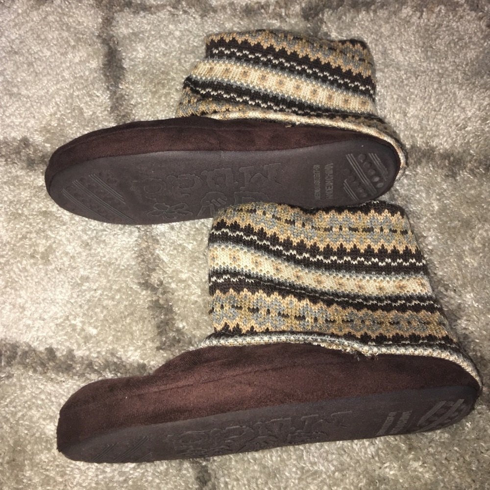 Mudd slippers size medium 7-8