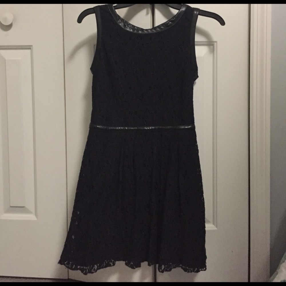 Lace Dress (black)