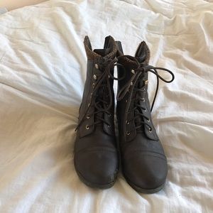 Combat boots