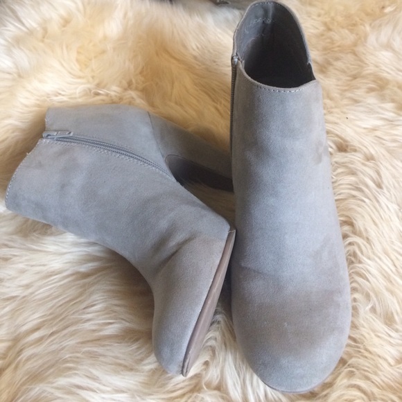 Heeled side zip Booties - Picture 2 of 4