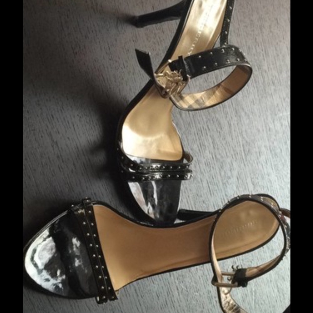 Black patent leather Burberry Studded heels