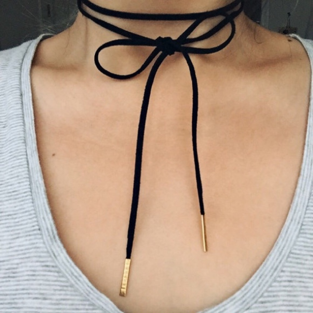 Swinging Around Suede Black Choker - Picture 2 of 4