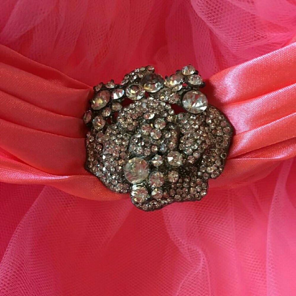 Hot pink prom dress !!! - Picture 3 of 5