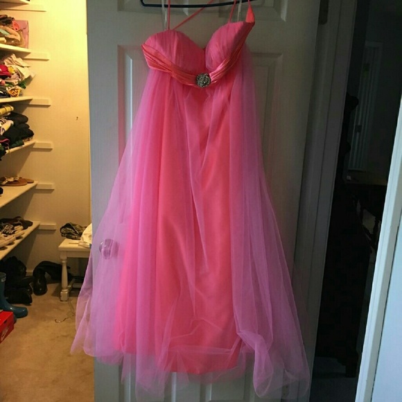 Hot pink prom dress !!! - Picture 4 of 5