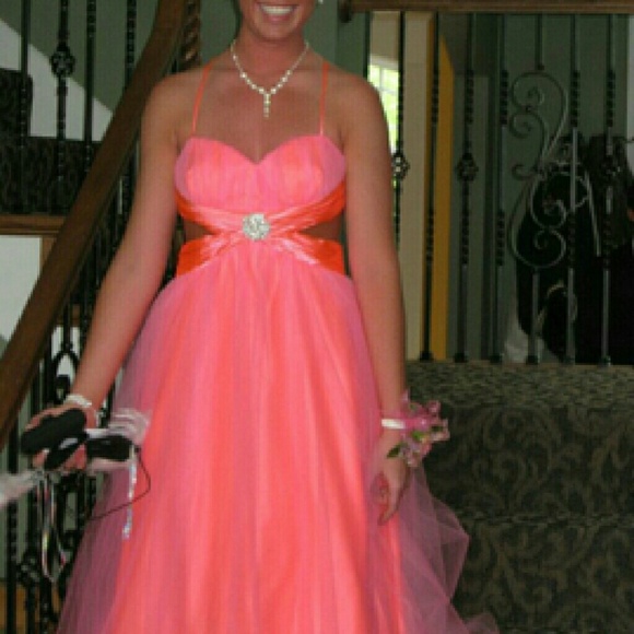 Hot pink prom dress !!! - Picture 5 of 5