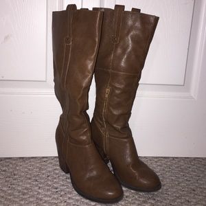 Brown Heeled Boots. Size 6.5