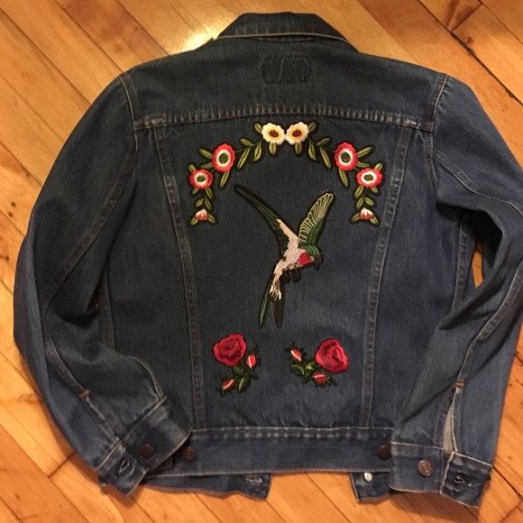 vintage Levi's jacket with custom patches - Picture 2 of 4