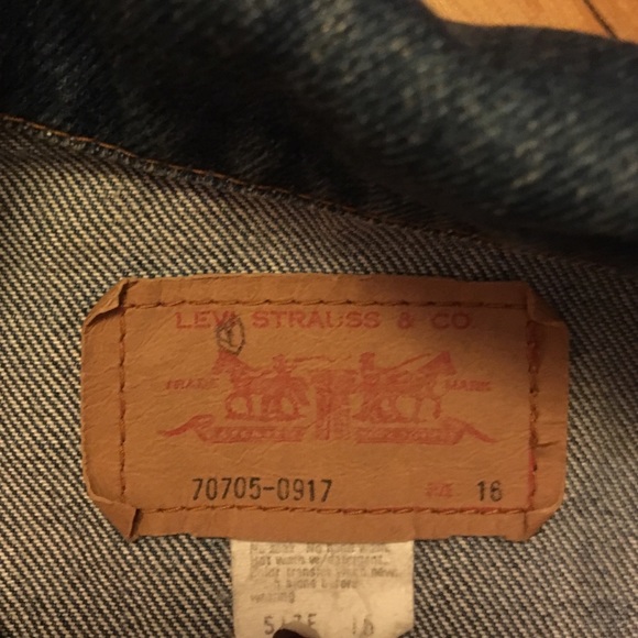 vintage Levi's jacket with custom patches - Picture 4 of 4