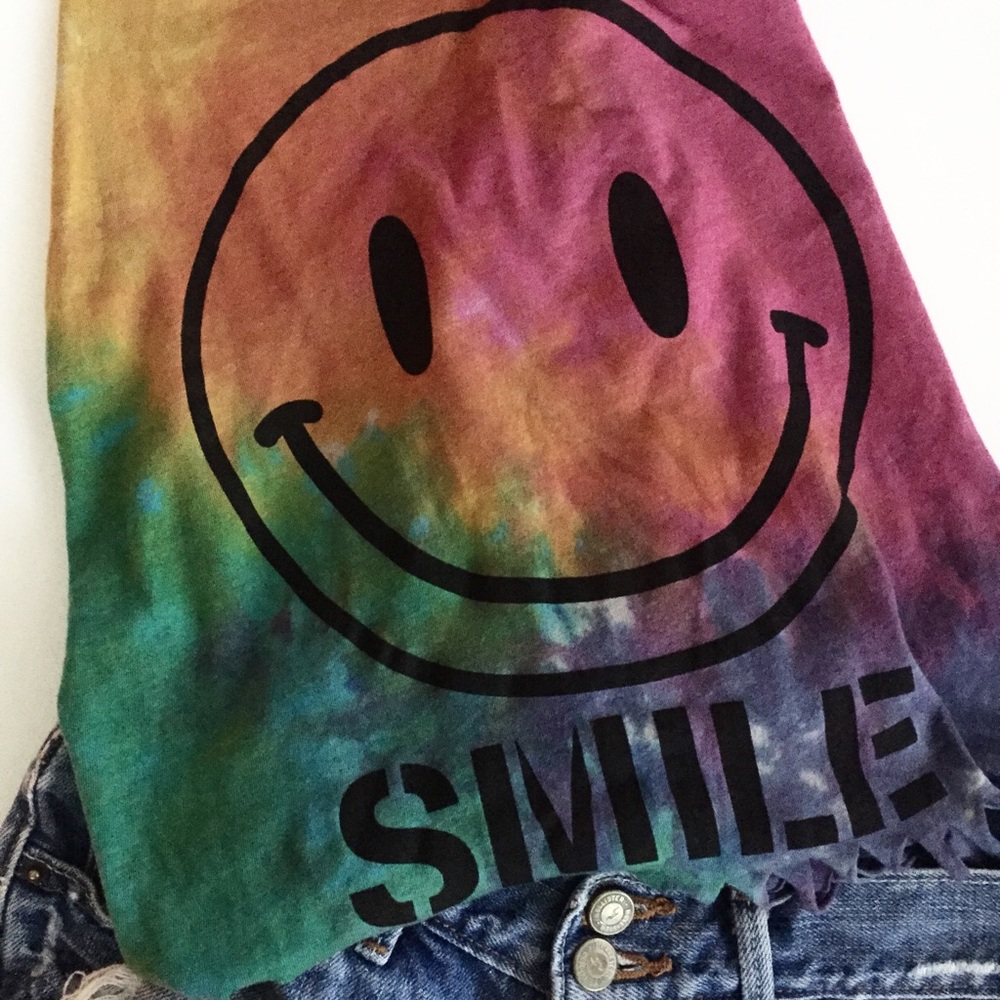 😊 Smile Tye Die Tank