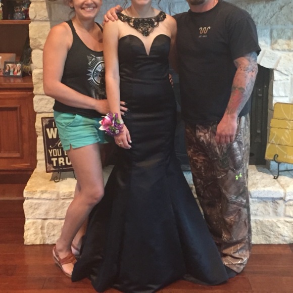 Gorgeous Black Prom Dress - Picture 2 of 4