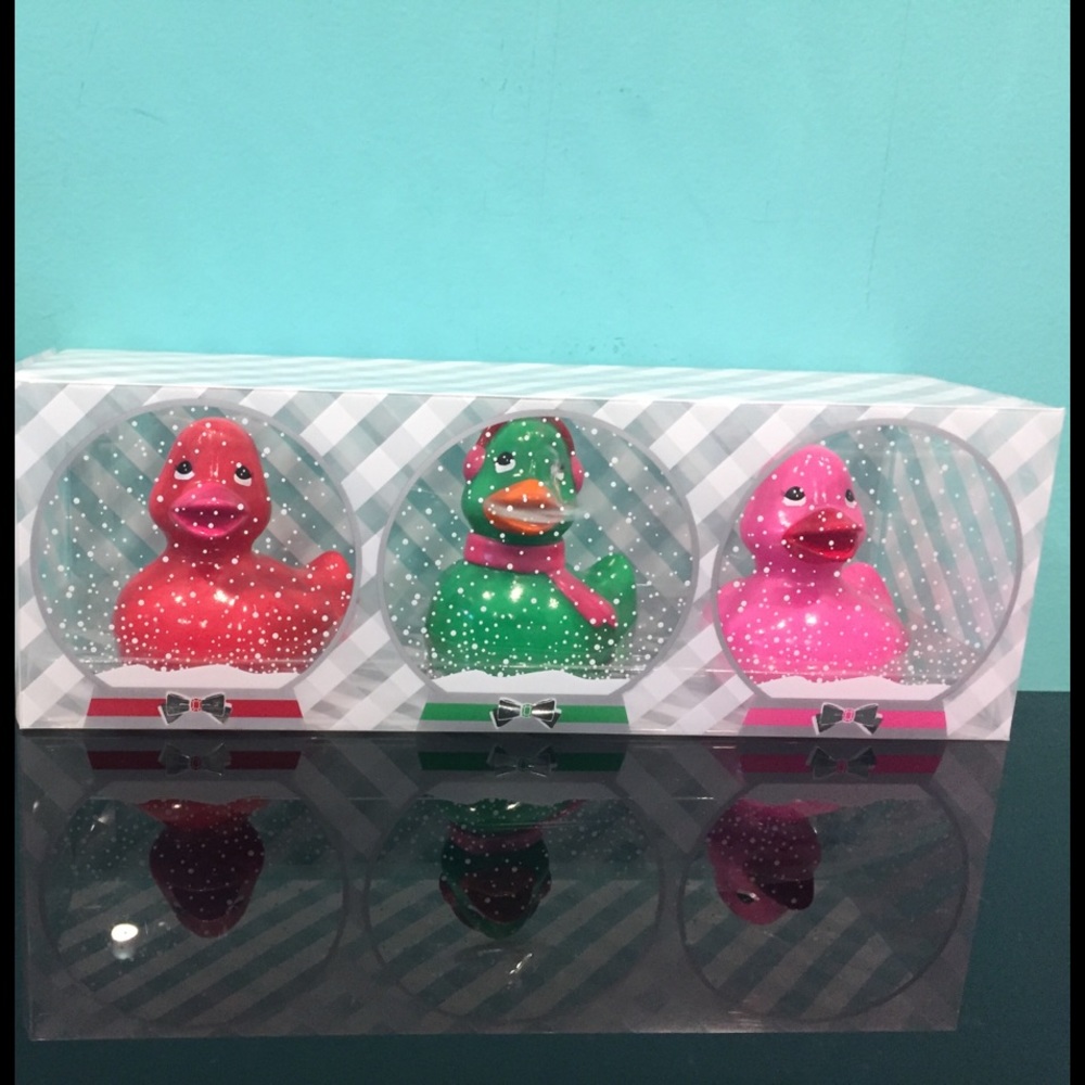 ⚠️SOLD⚠️Bath and body works floating ducks! 🐥🐣