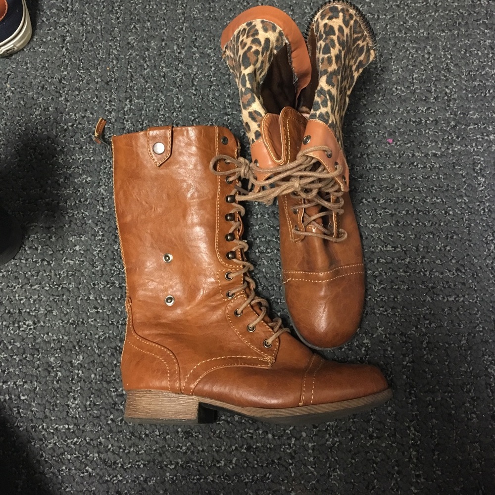 Lace-up foldover combat boots