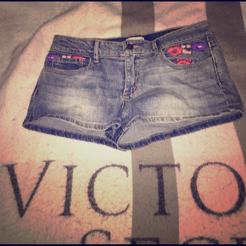Denim flower shorts