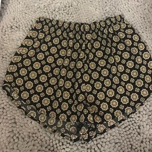 Cute, Comfortable Shorts 🖤💛