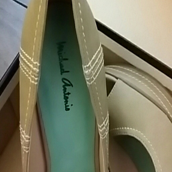 *MICHAEL ANTONIO KAMEA PUMPS - Picture 4 of 4