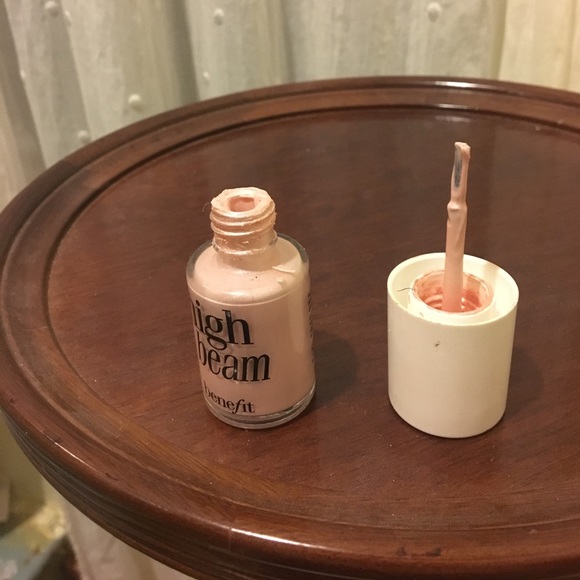 Makeup - Picture 2 of 2