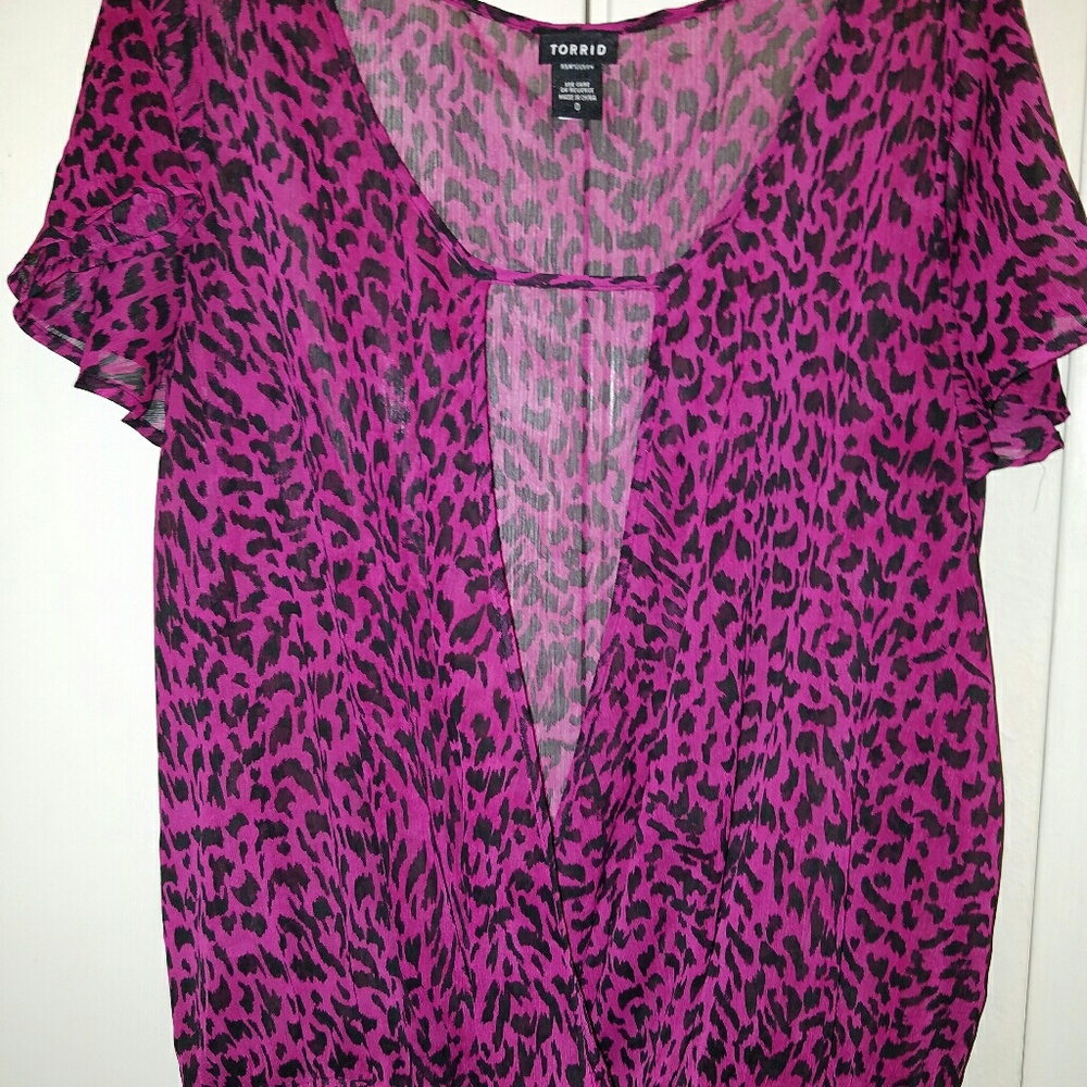 Torrid pink leopard print top