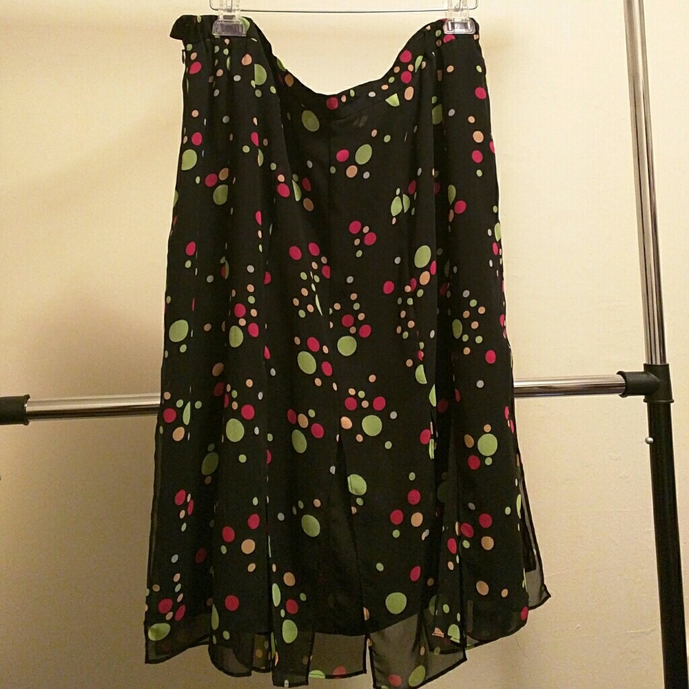 Plus size Black skirt w polka dot 4" panels.