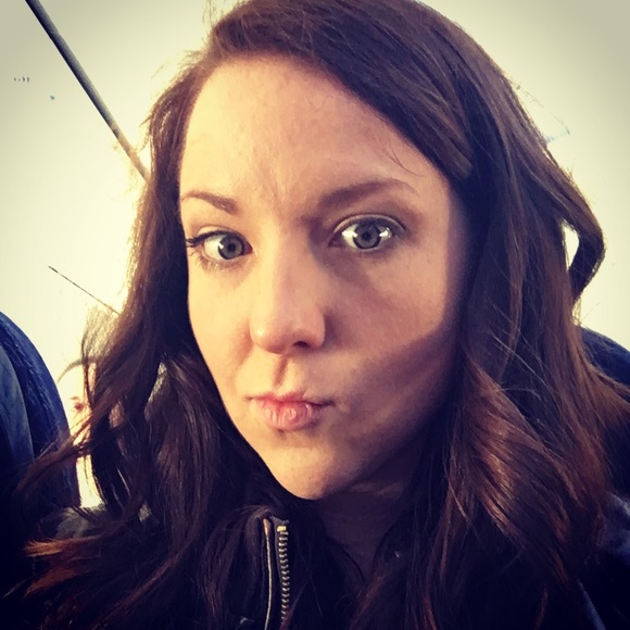 Meet your Posher, Liz - Picture 1 of 1