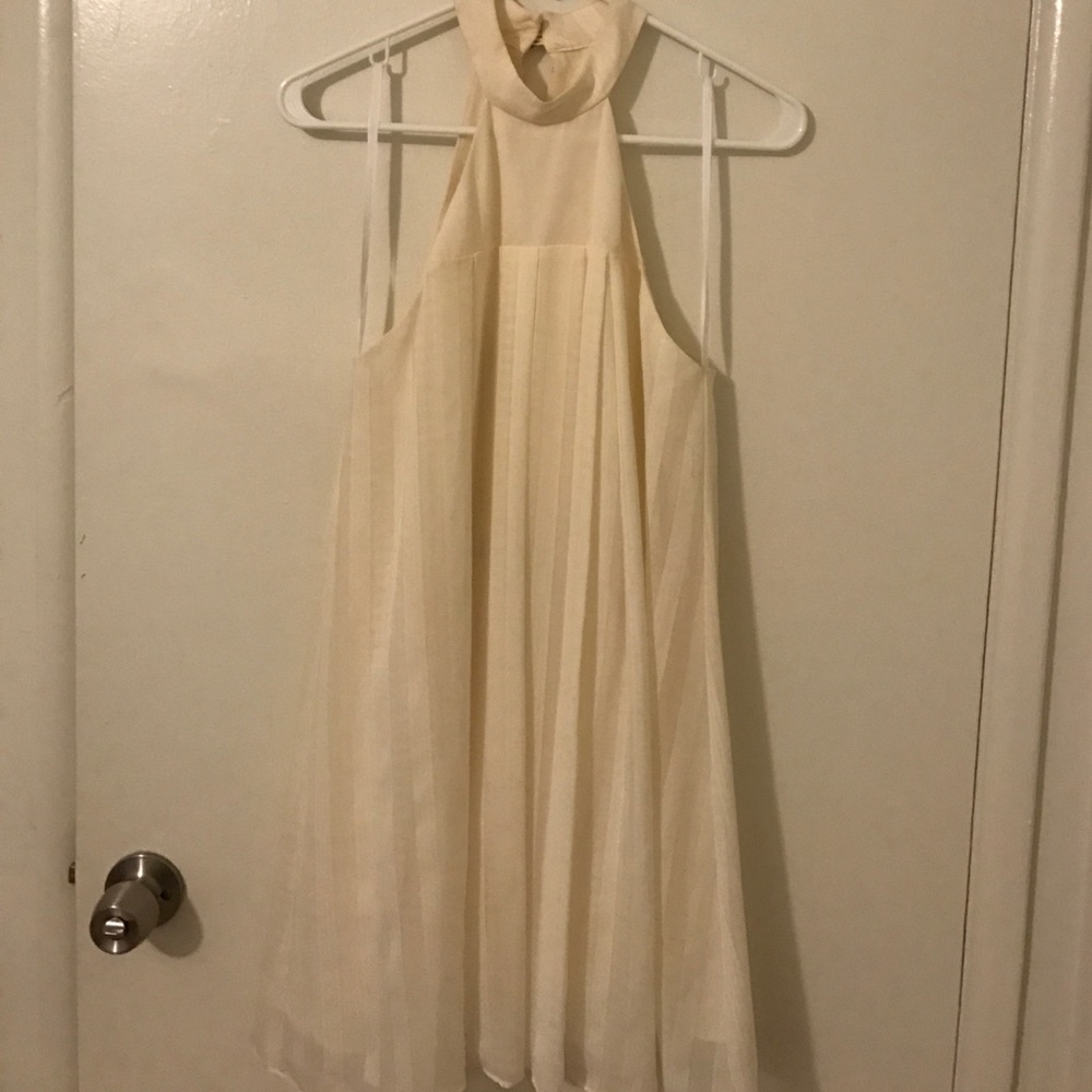 🆕BCBG Off-White Dress