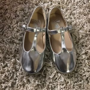 Toddler girls silver metallic Mary Janes