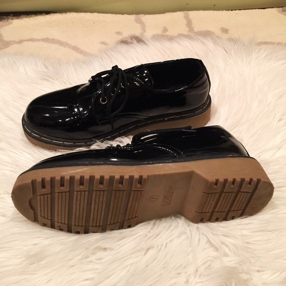 Black Patent Shoes - Picture 4 of 4