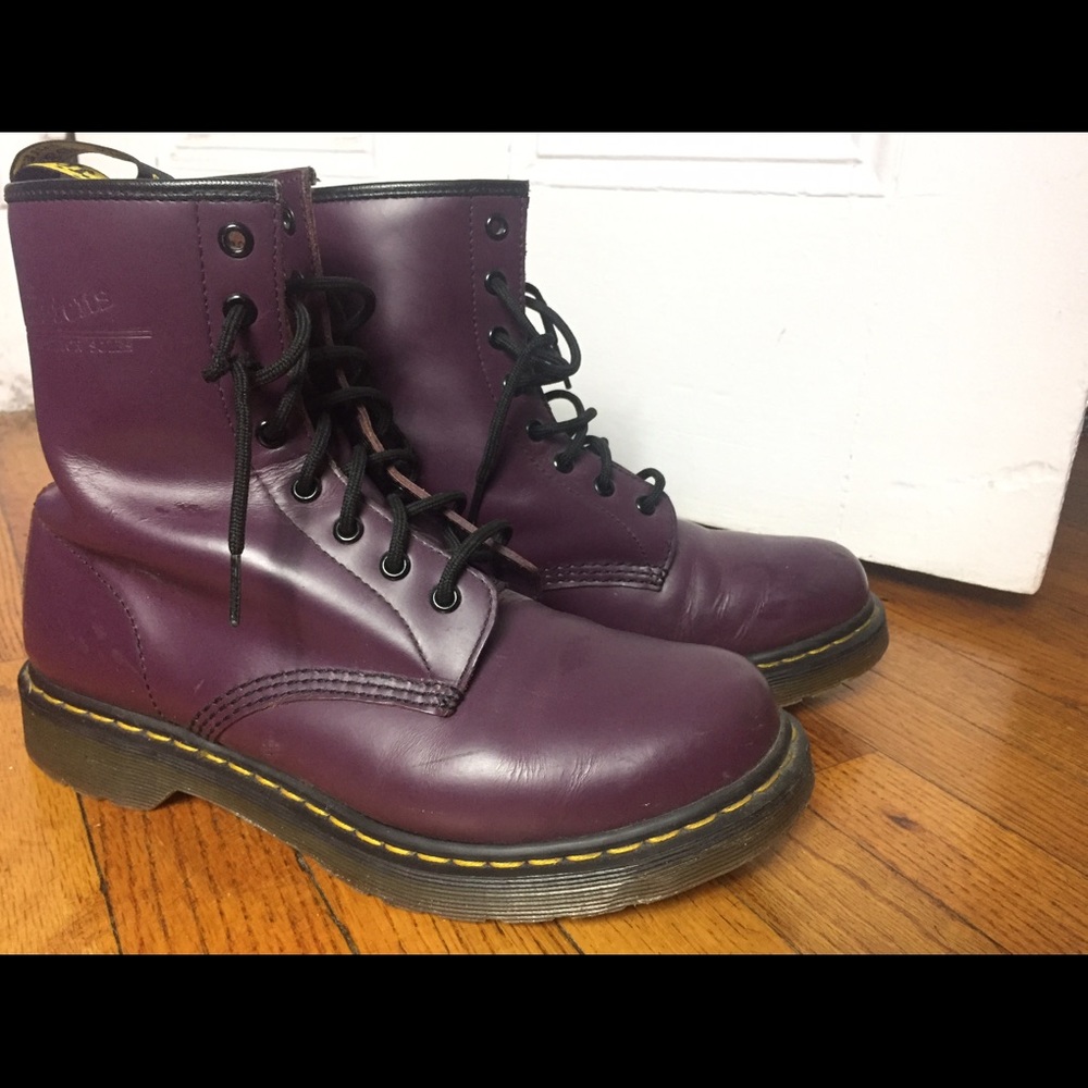 WOMEN'S DR. MARTEN 1460 "PURPLE SMOOTH" BOOT