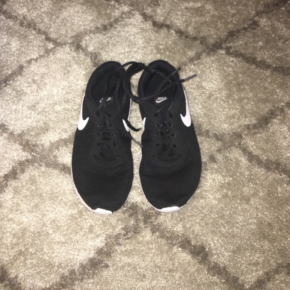 Nike running shoes size 6