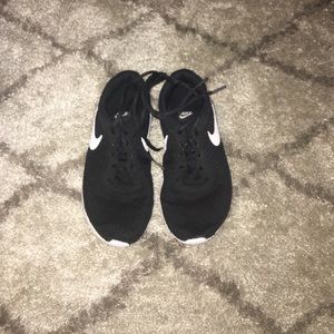 Nike running shoes size 6
