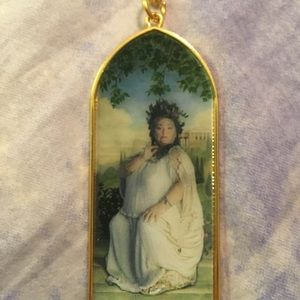 The fat lady Harry Potter necklace