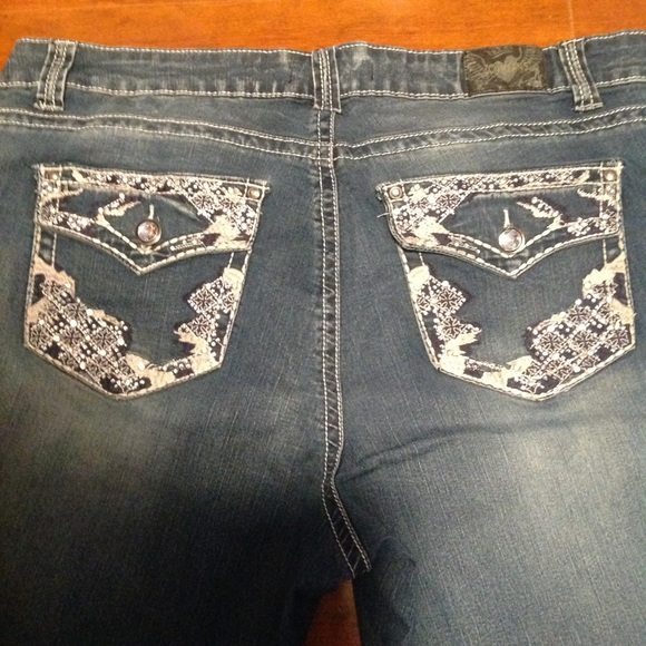 Plus Size Shorts NWOT Size 22 🔴SOLD🔴 - Picture 3 of 3