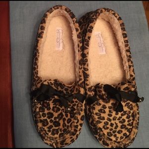 Jessica Simpson Leopard Print Slippers.  Size 8/9