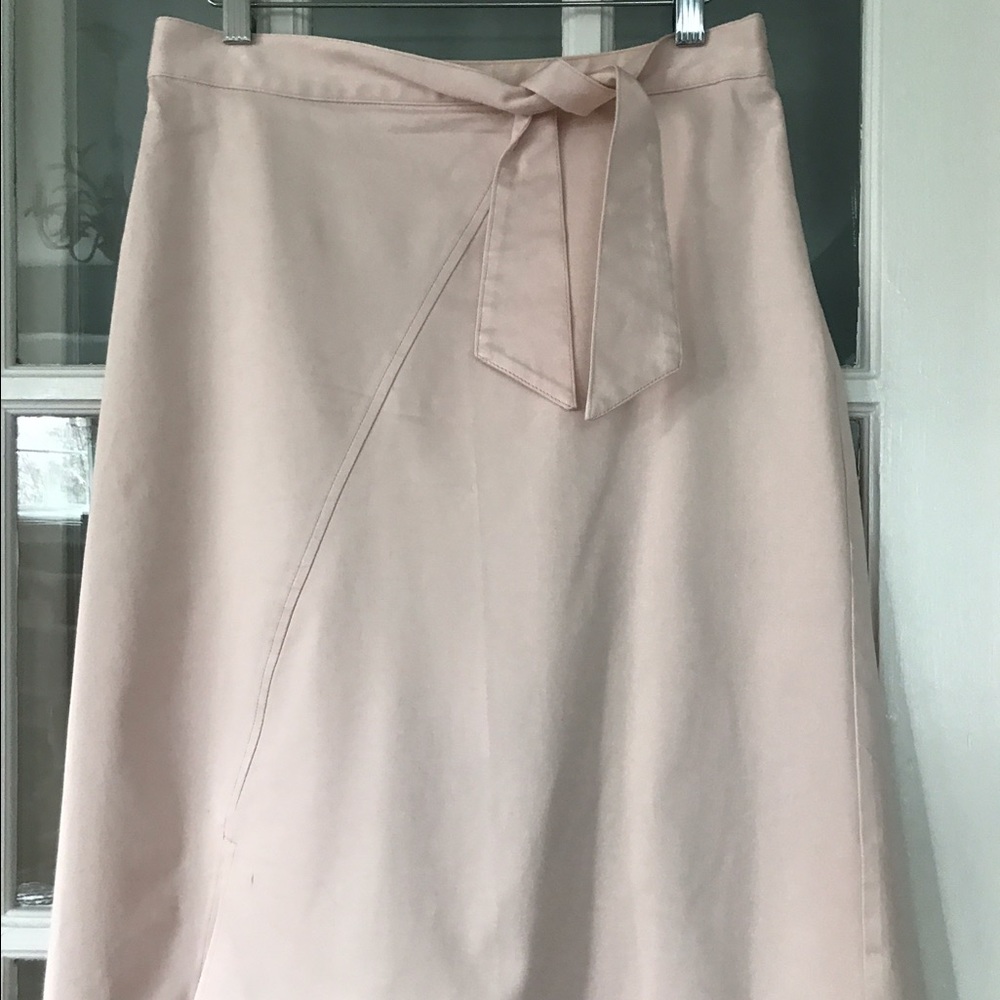 Soft pink a-line skirt with slit and waist tie