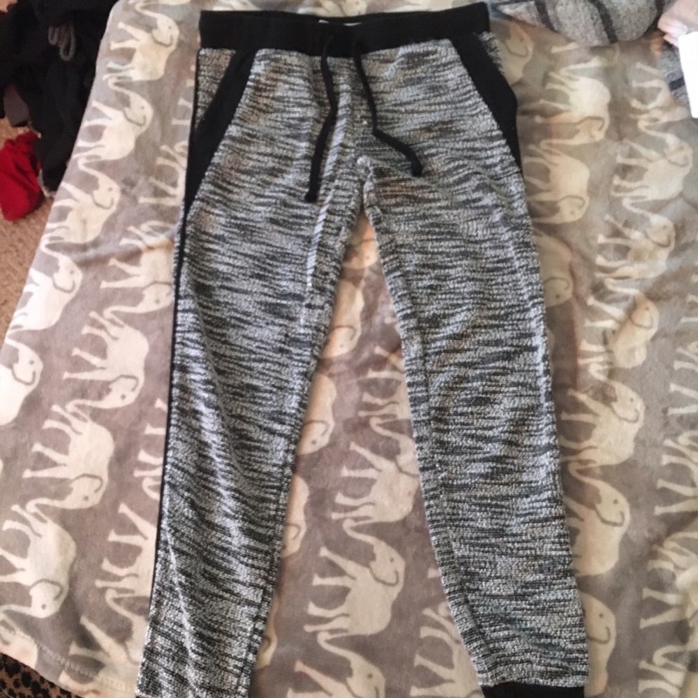 jogger pants
