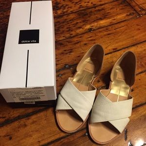 Dolce Vita flats