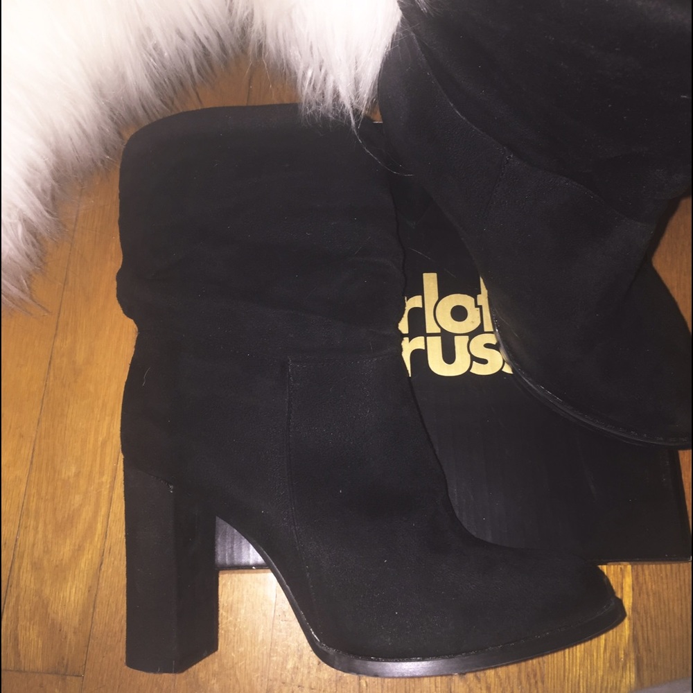 Black suede Booties
