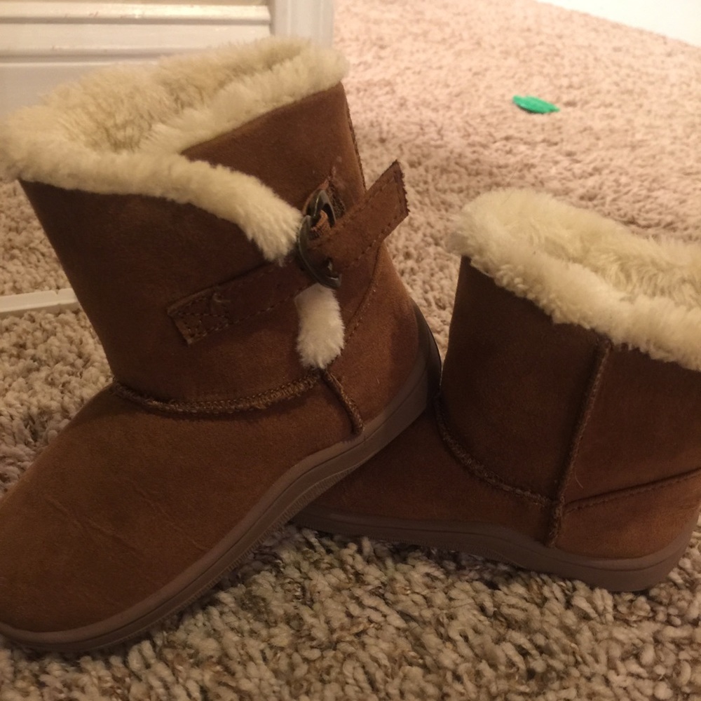 Toddler girls SZ 7 boots.