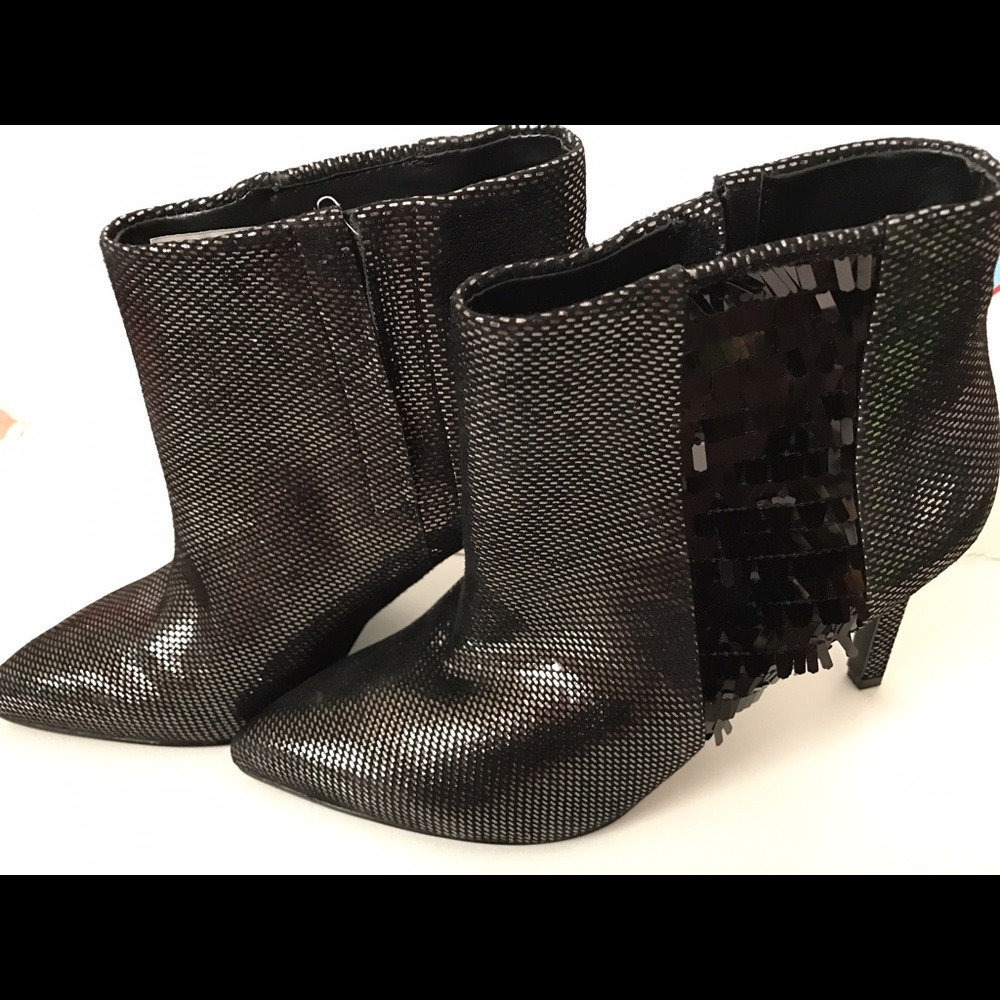 Nine West black/pewter booties/heels