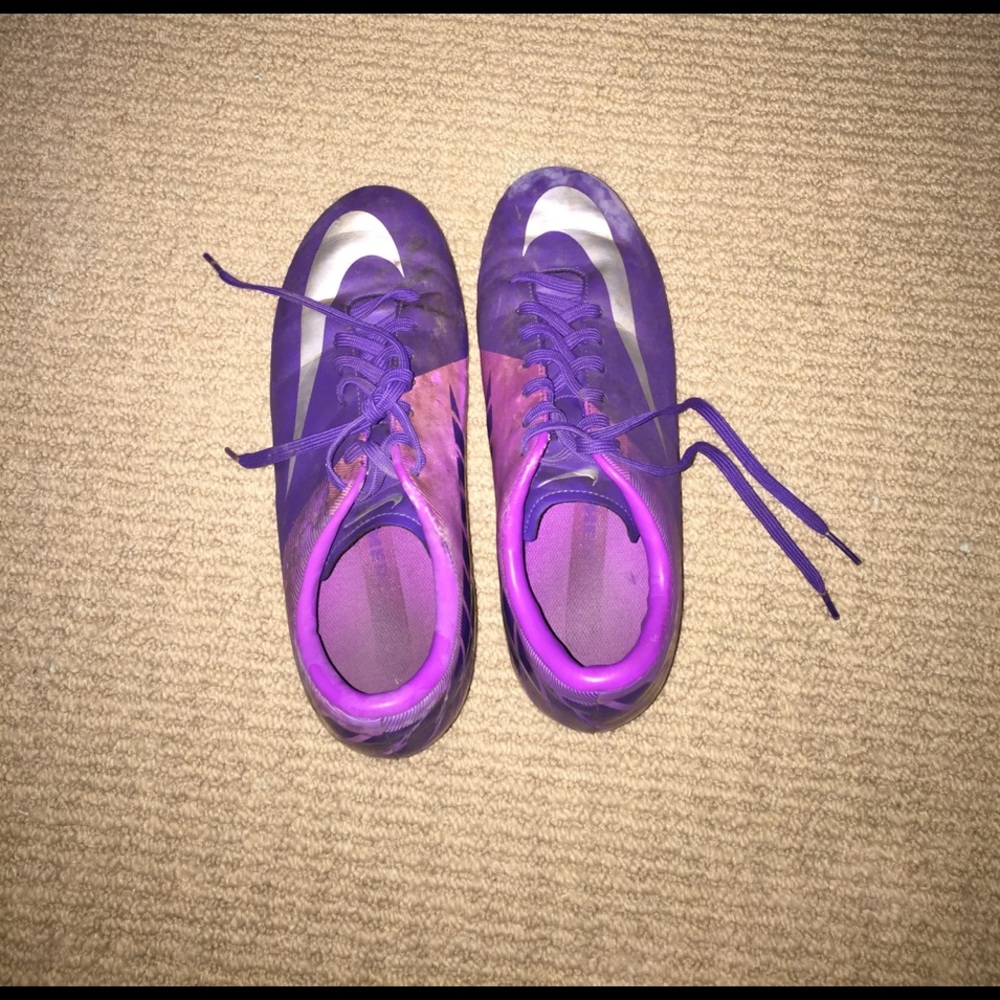 Soccer cleats