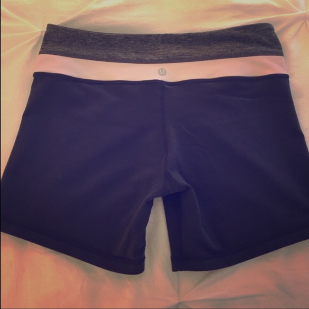 Fitted reversible Lululemon shorts