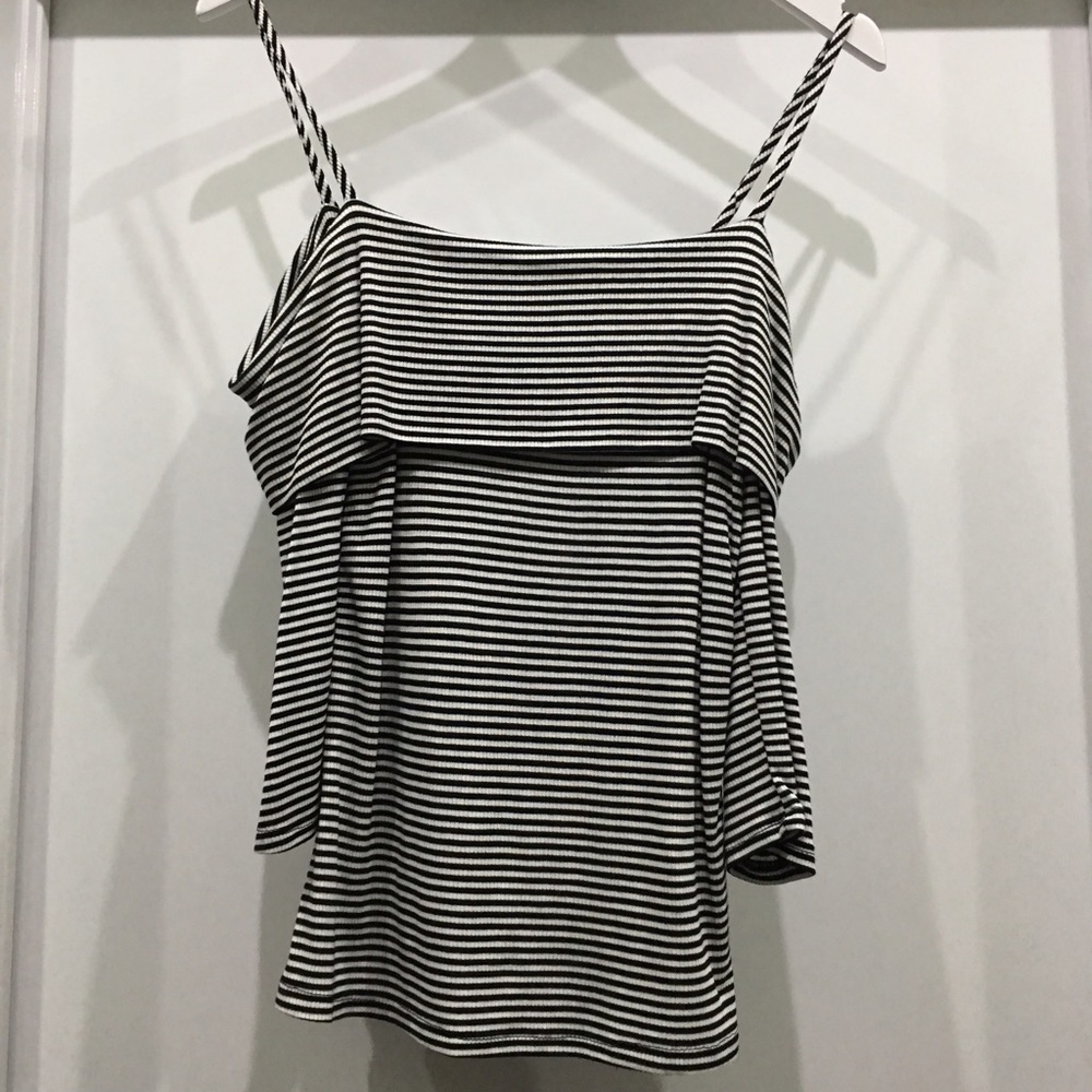 Off-shoulder Top// NWOT