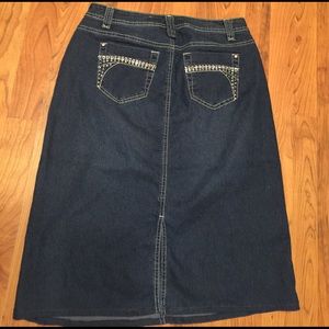 Dress Barn Blue Rhinestone Denim Skirt.  Size 10