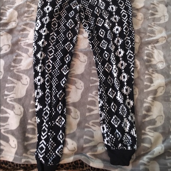 aztec sweatpants - Picture 3 of 3