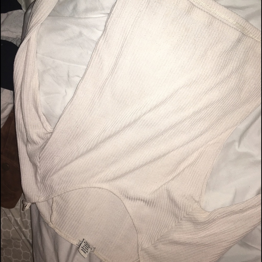 White ribbed top
