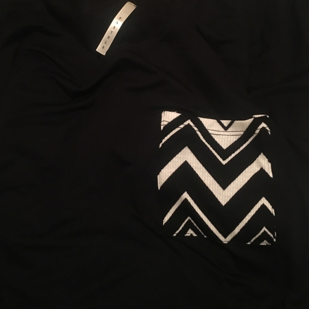 **Winter Clearance** Chevron Pocket Tunic - Picture 4 of 4